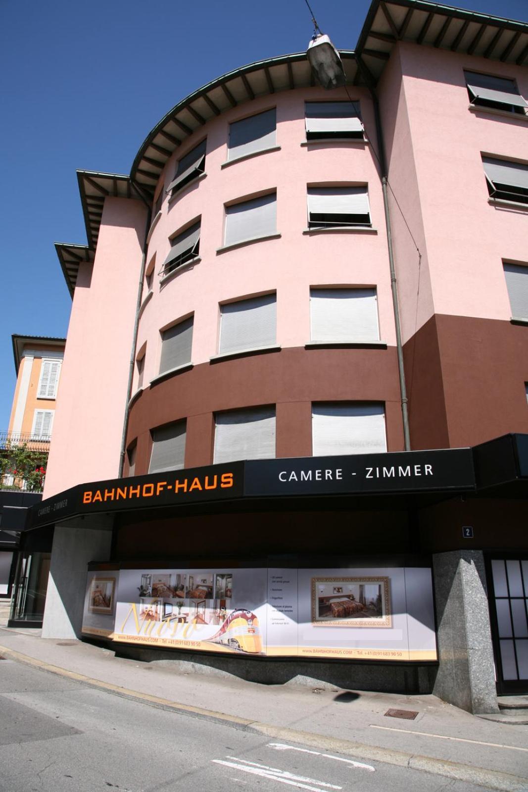 Hotel Bahnhof Haus Chiasso Buitenkant foto
