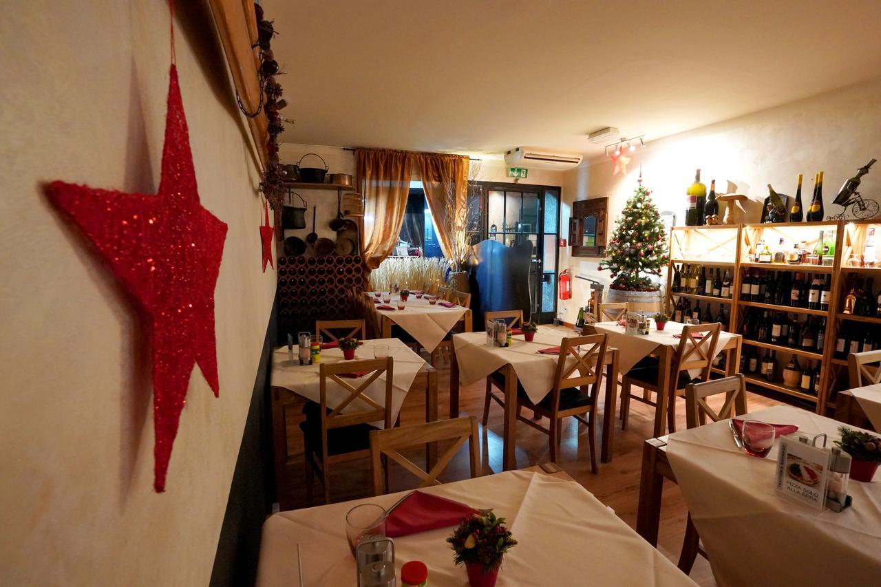 Hotel Bahnhof Haus Chiasso Buitenkant foto